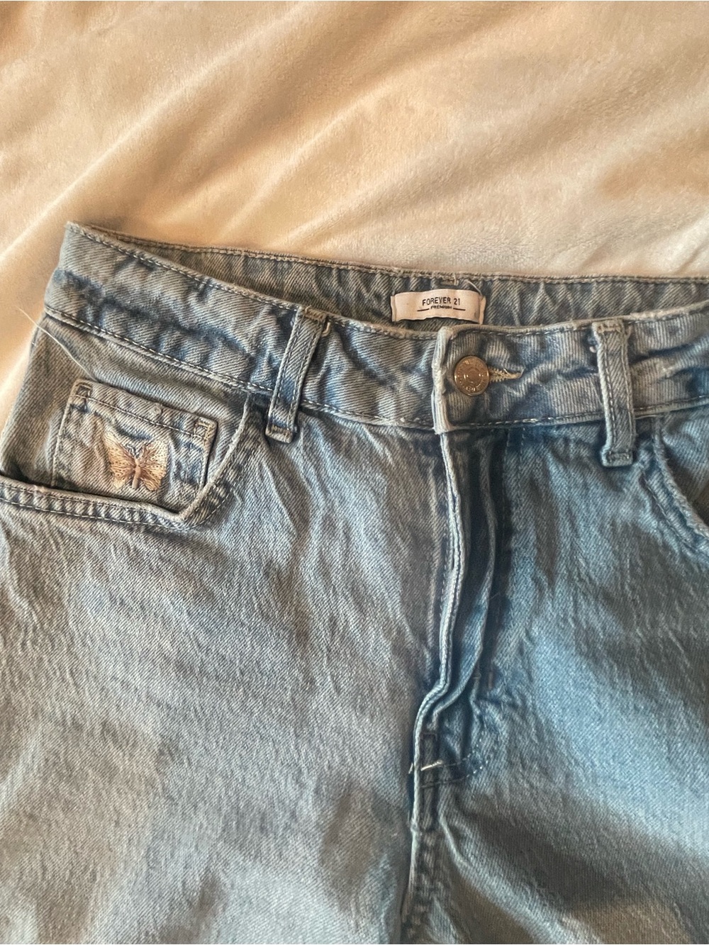 Forever 21 Light Blue High-Rise Women's Jeans with Embroidered Pocket